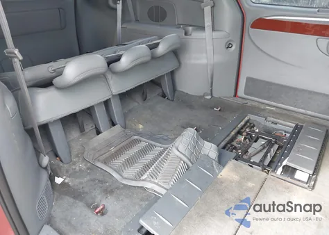 2005 Chrysler Town & Country Limited z USA, uszkodzony, nr VIN 2C4GP64L35R241744